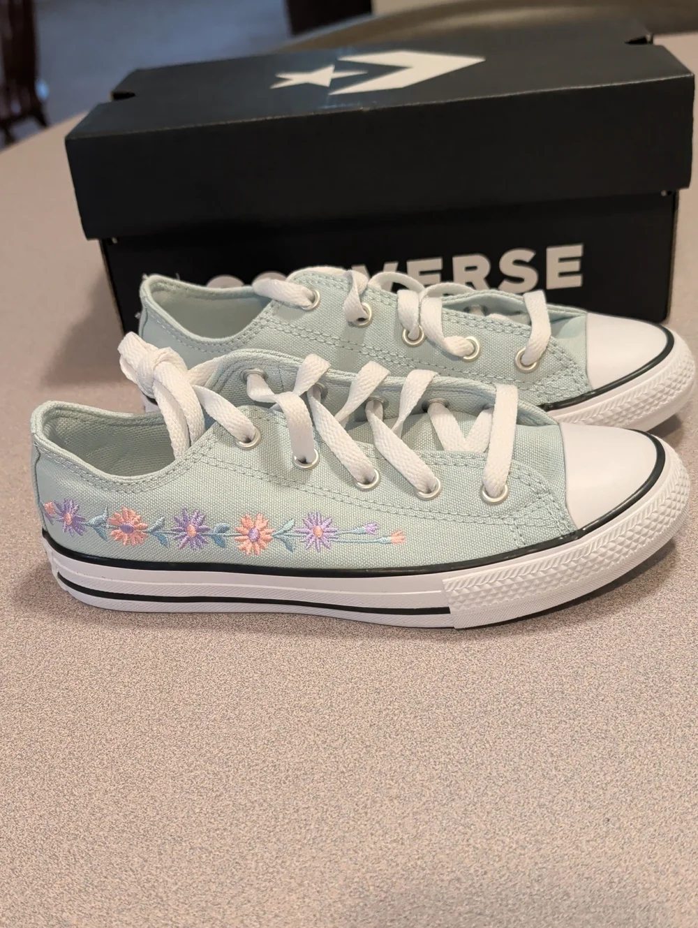 Converse light mint